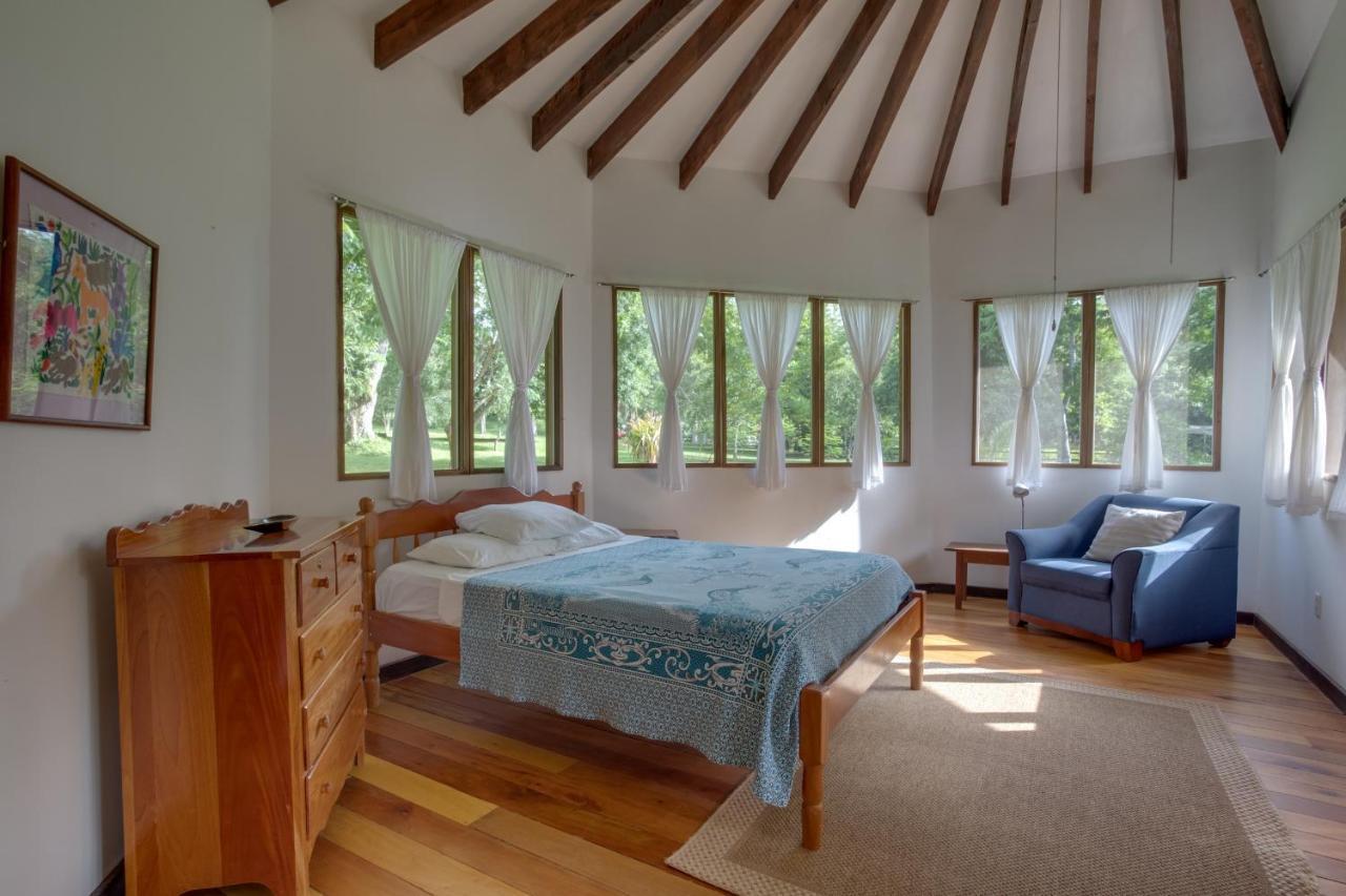 Sweet Songs Jungle Lodge San Ignacio Exterior foto